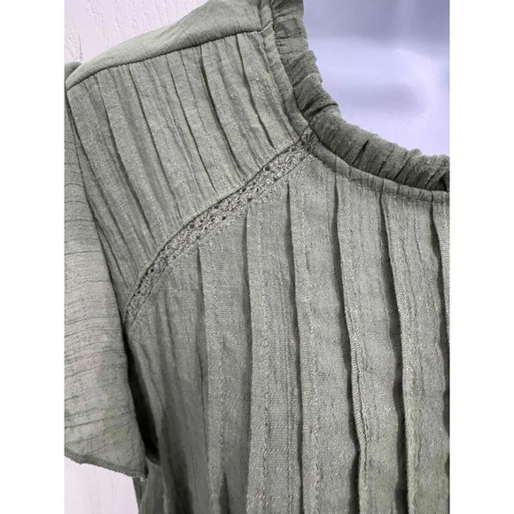 Nanette Lepore Green Pleated Ruffled Short Sleeve Blouse Womens Size Medium - Picture 3 of 8